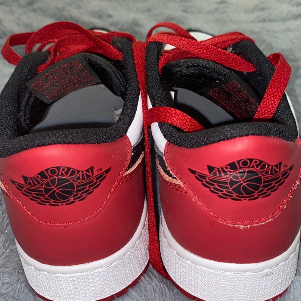 Jordan Kids Sneakers in Red and Black